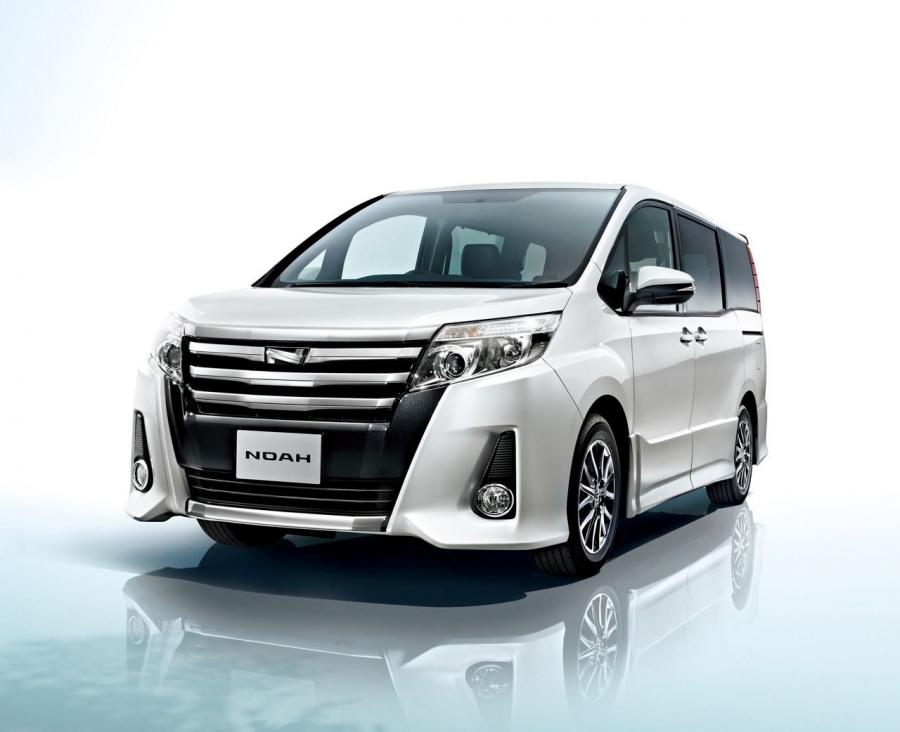  Toyota Noah 2015 года  (фото 4 из 20)